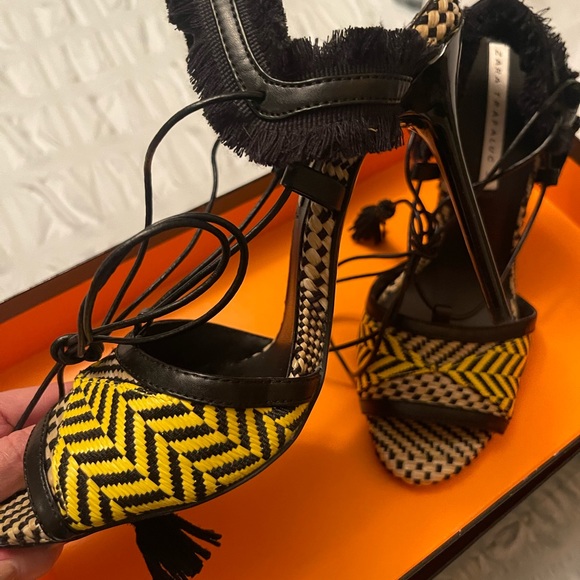 Sandals from Zara , European size 38,usa 7.5 size.I use it just one time, - Picture 4 of 4